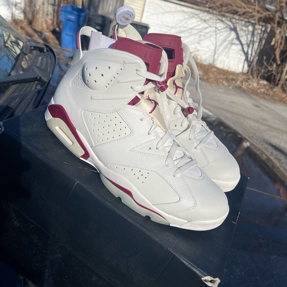 2016 Air Jordan 6 Maroon - Picture 4 of 4